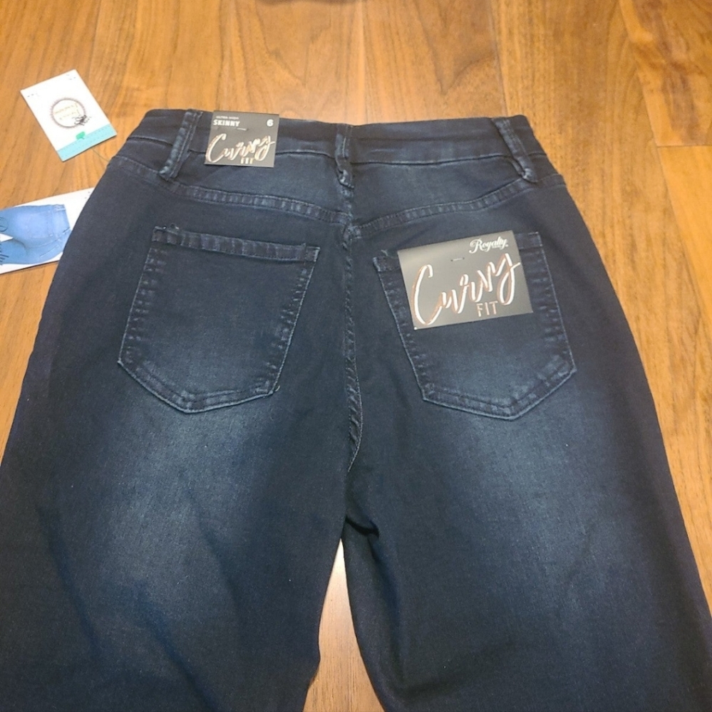 YMI Royalty For Me skinny jeans size 6